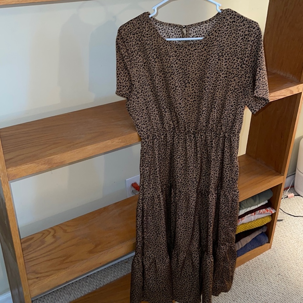 Leopard Print Ruffle Hem Dress - Picture 4 of 4